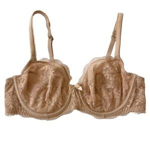 Victoria’s Secret Body By Victoria Unlined Demi Lace Bra